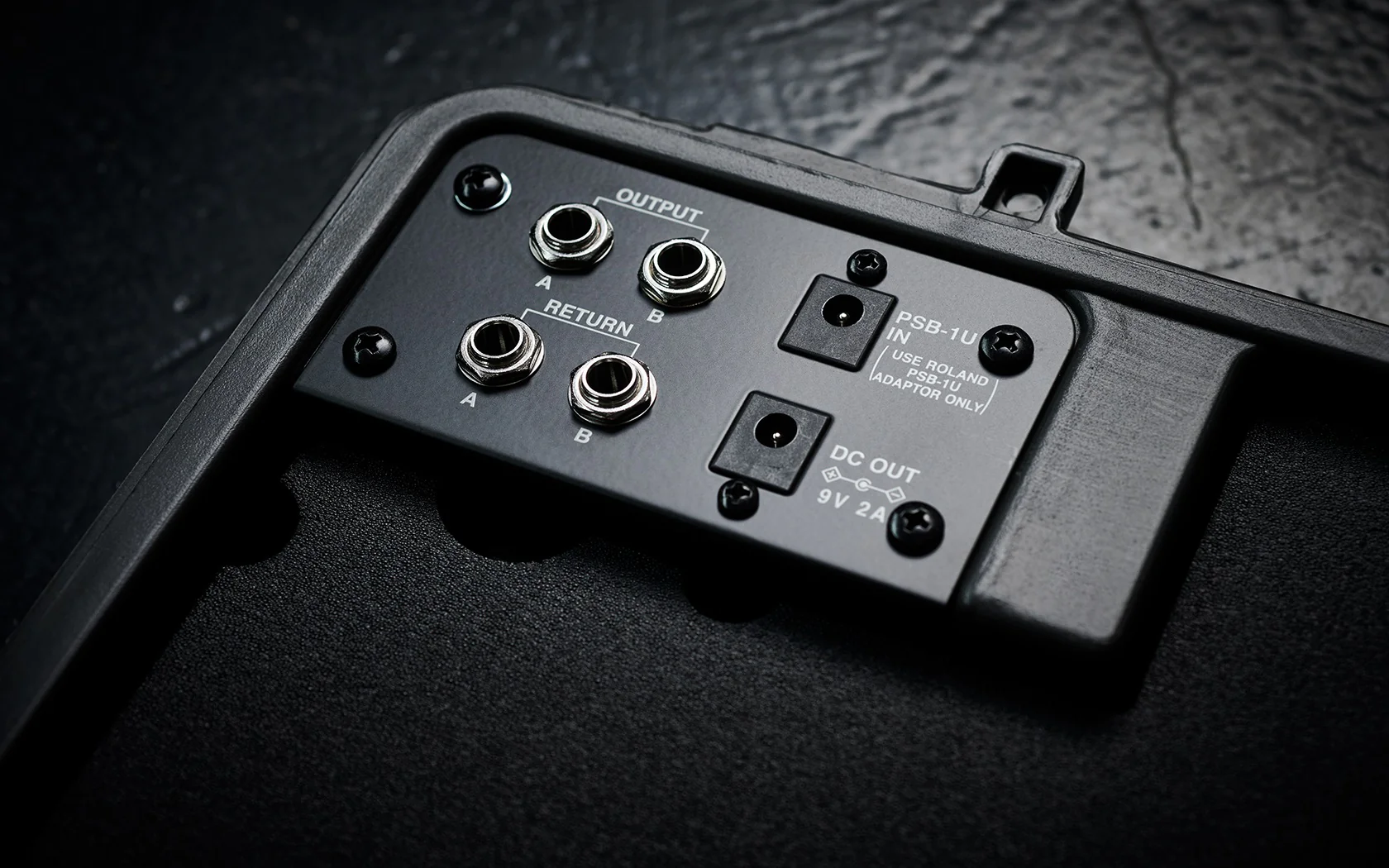 Boss BCB-90X Carry Case with I/O Interface For 9 Pedals + Daisy Chain Power Cable - Image 7