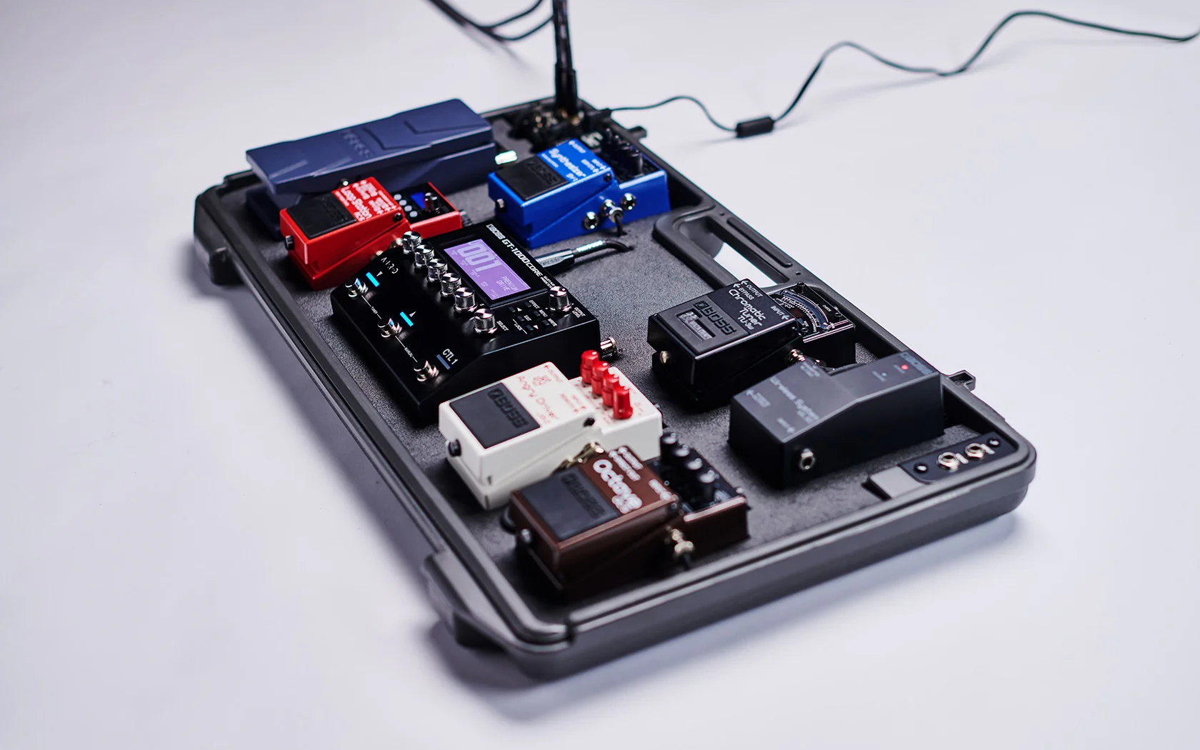 Boss BCB-90X Carry Case with I/O Interface For 9 Pedals + Daisy Chain Power Cable - Image 9