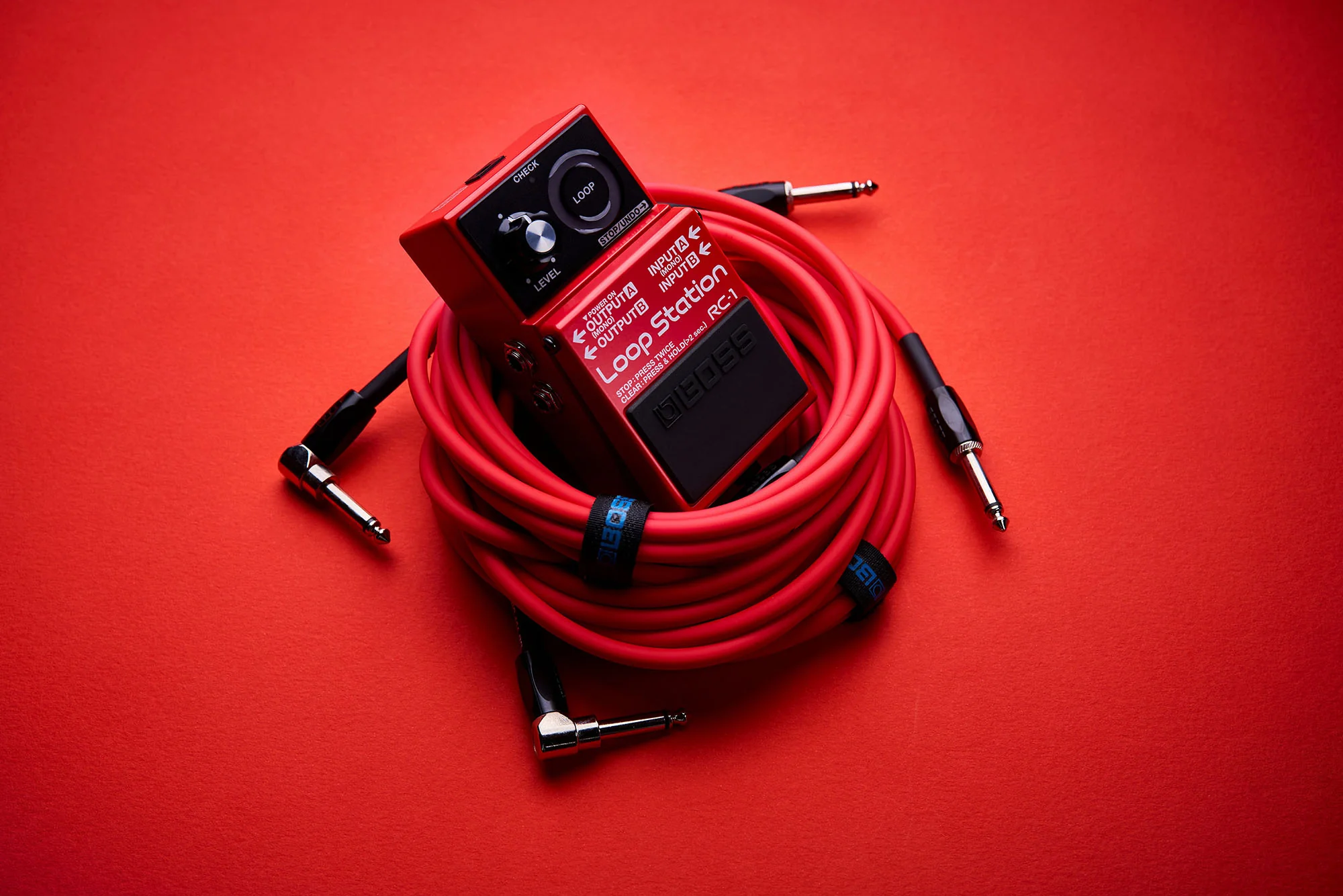 Boss BIC-10A-RD Instrument Cable, 10ft/3m, Angled/Straight 1/4" Jack, Red - Image 3
