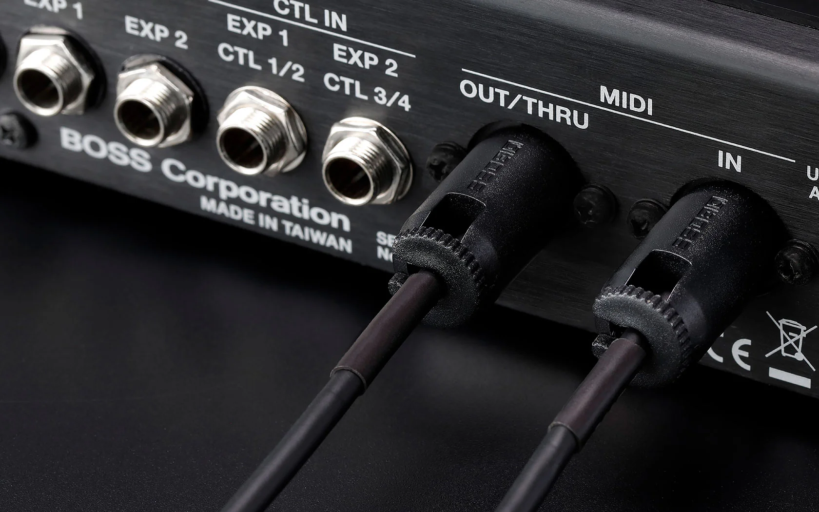 BOSS BMIDI-PB3 MIDI Cable, 3ft/1m with Adjustable Cable Angle - Image 3
