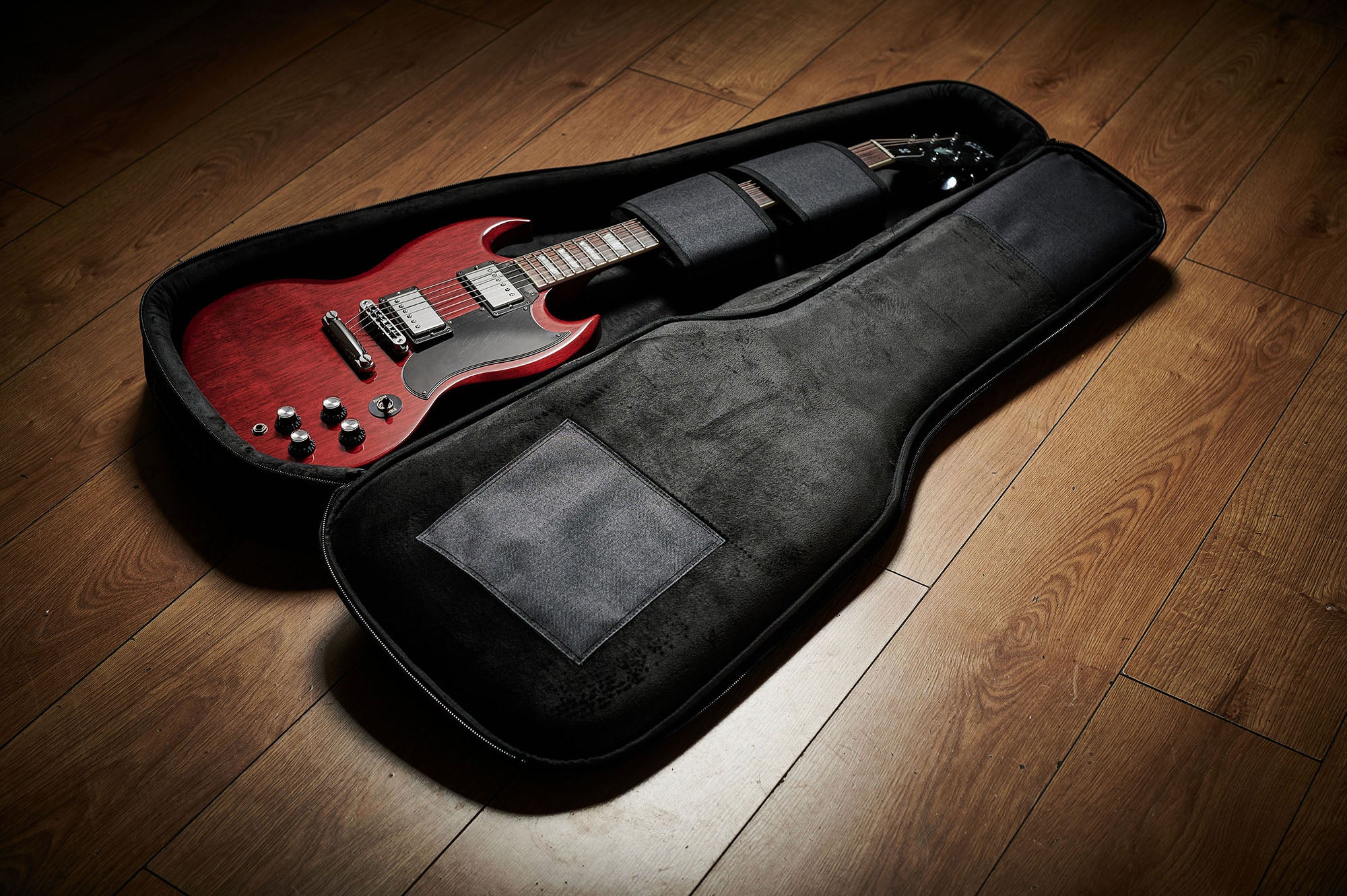 BOSS CB-EG10 Deluxe Lightweight Gig Bag For Electric Guitar - Image 12