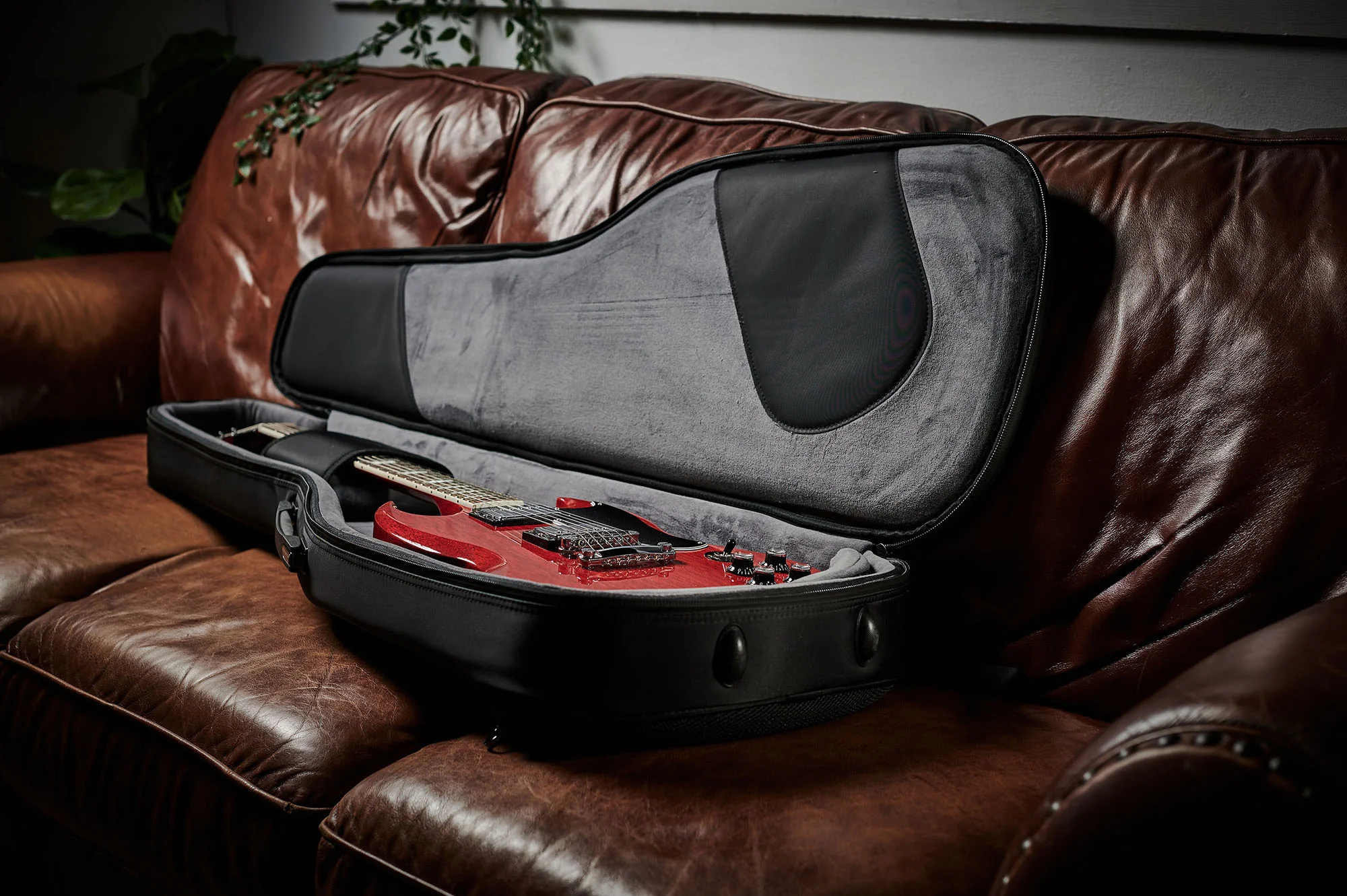 BOSS CB-EG20 Premium Semi Rigid Gig Bag For Electric Guitar - Image 9