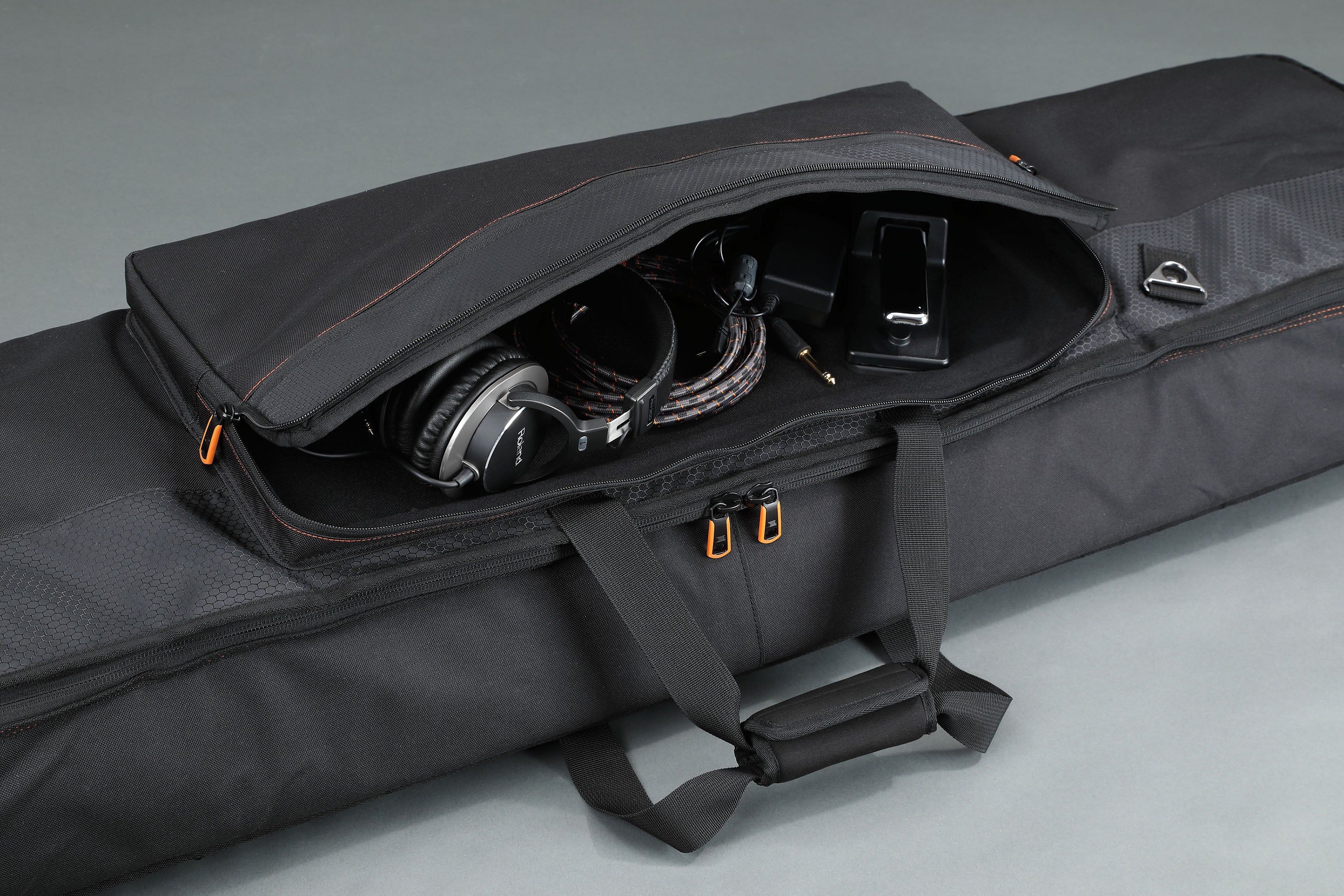 Roland CB-88S Keyboard Carry Case for Slim 88-Note Keyboards - Image 4