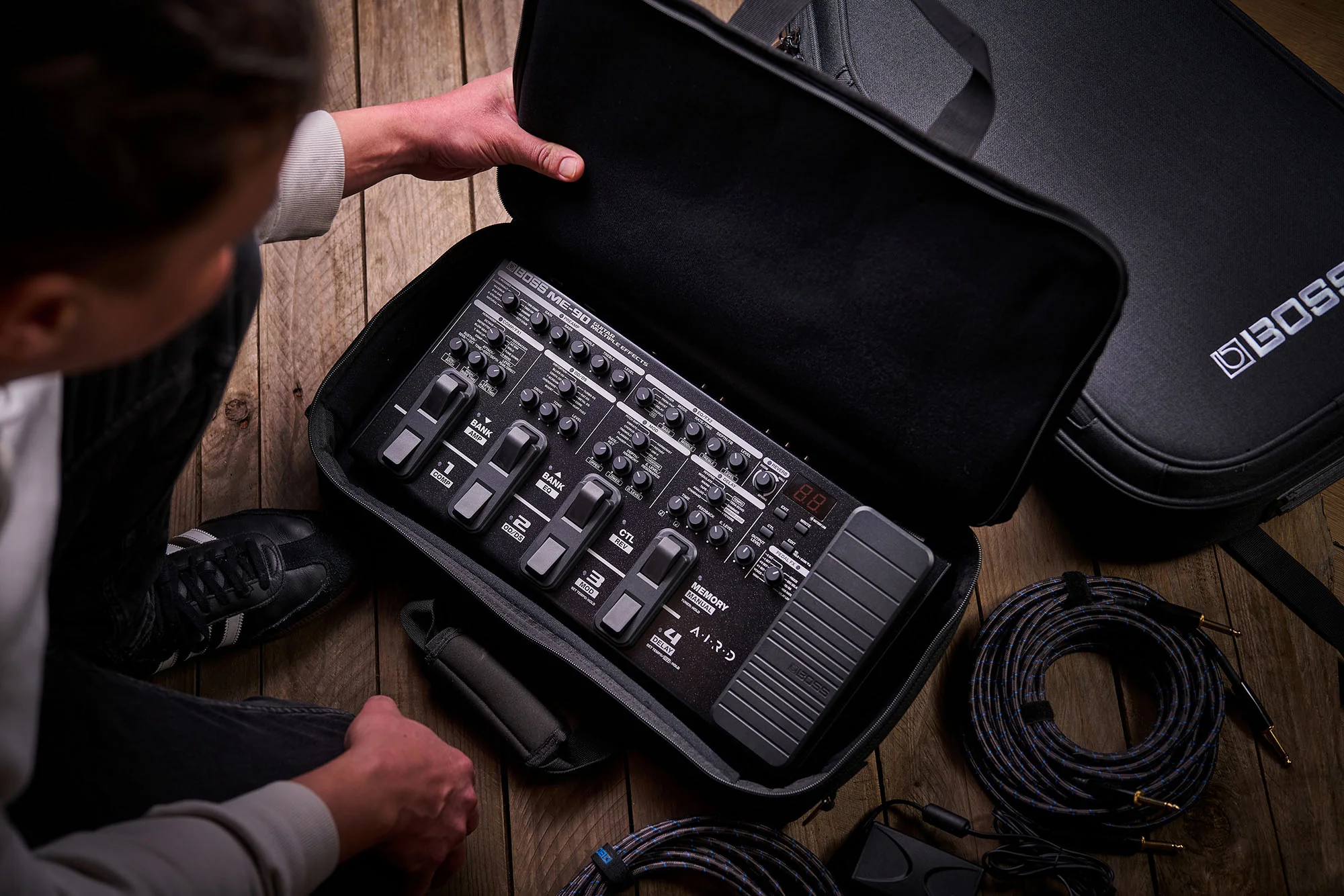 BOSS CB-BM-M Guitar Effects Carry Bag, Medium Size - Image 14