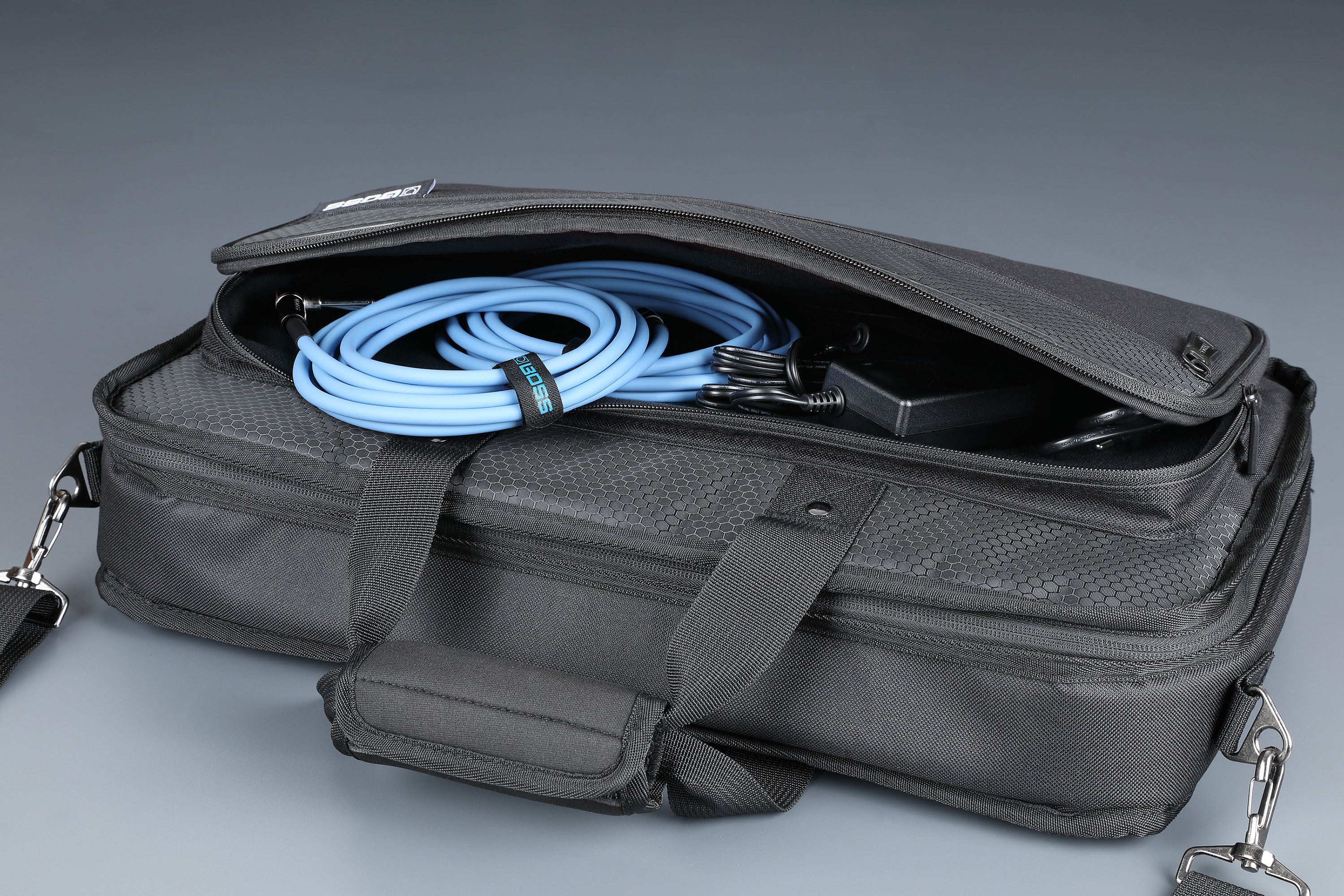 BOSS CB-BM-M Guitar Effects Carry Bag, Medium Size - Image 7
