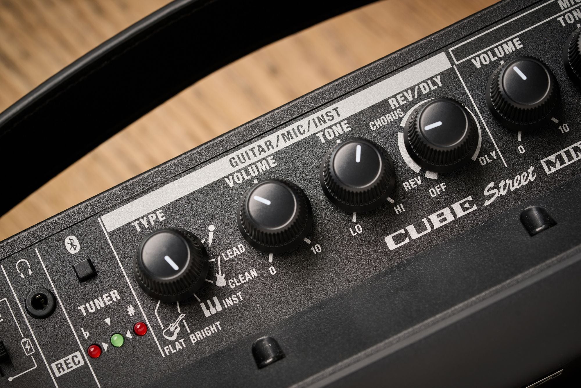 BOSS CUBE-ST-MI Cube Street Mini Amp - Image 19