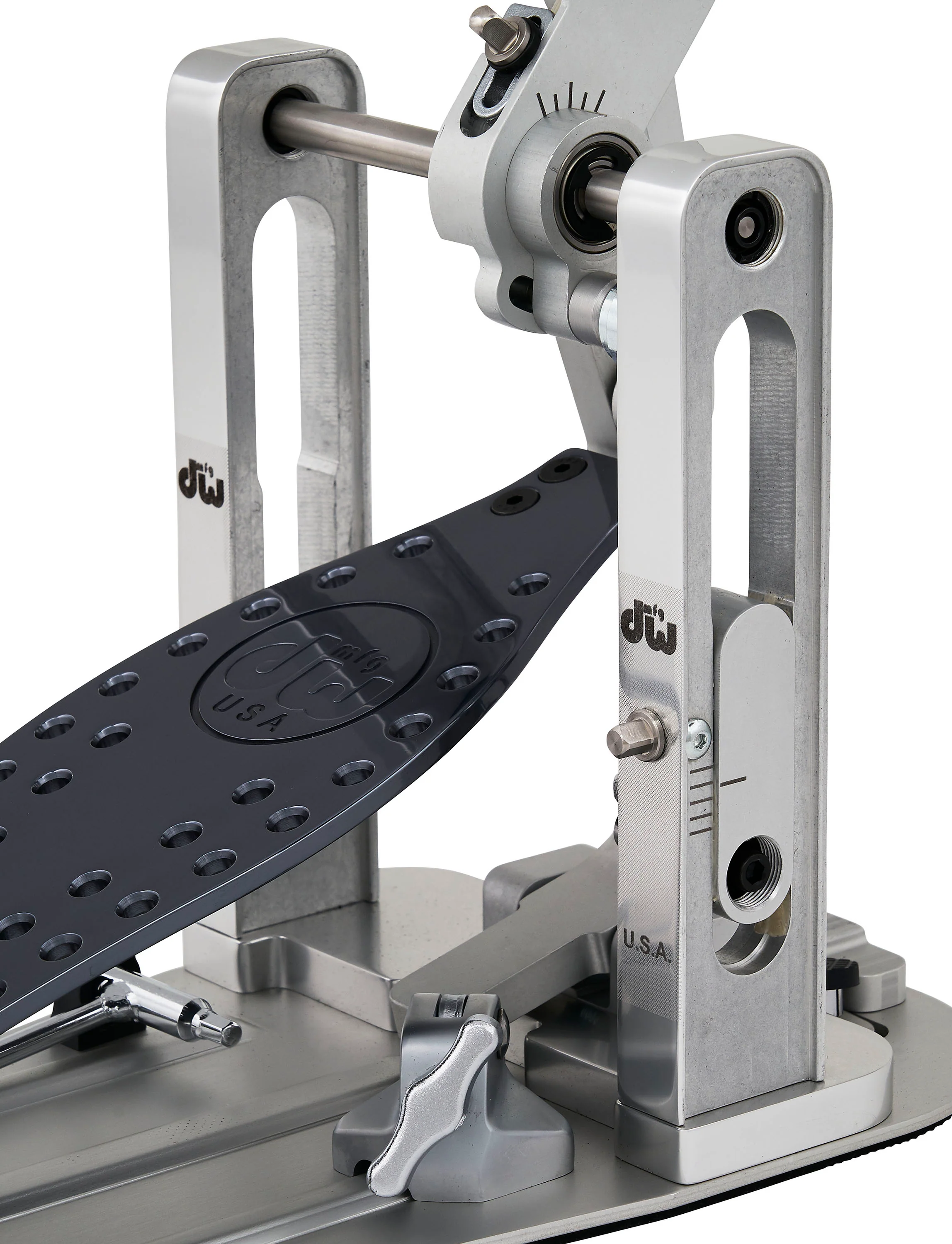 DW Drums MFG Series Machined Direct Drive Single Bass Drum Pedal with Extended Footboard, Polished Aluminum - Image 4