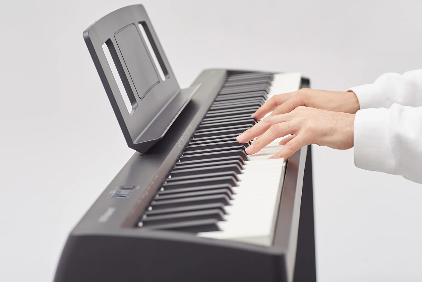 Roland FP-10-BK Compact Digital Piano (Black) - Image 9
