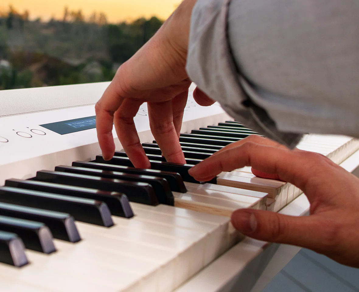 Roland FP-90X-WH Digital Piano (White) with KSC-90 & KPD-90 Home Stand - Image 4