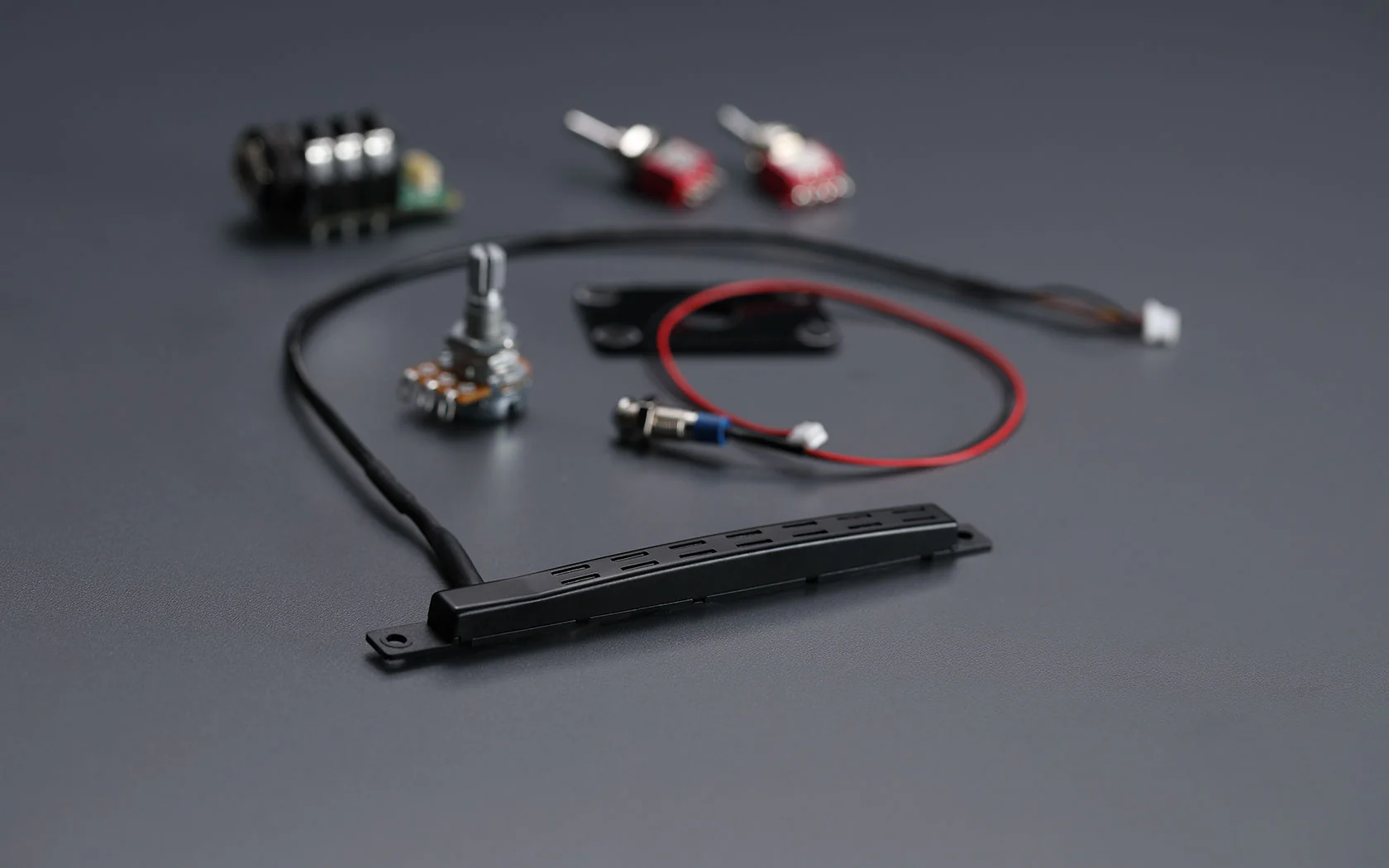 BOSS GK5-KIT-G7 GK Pickup / Guitar Synth Kit - Image 3