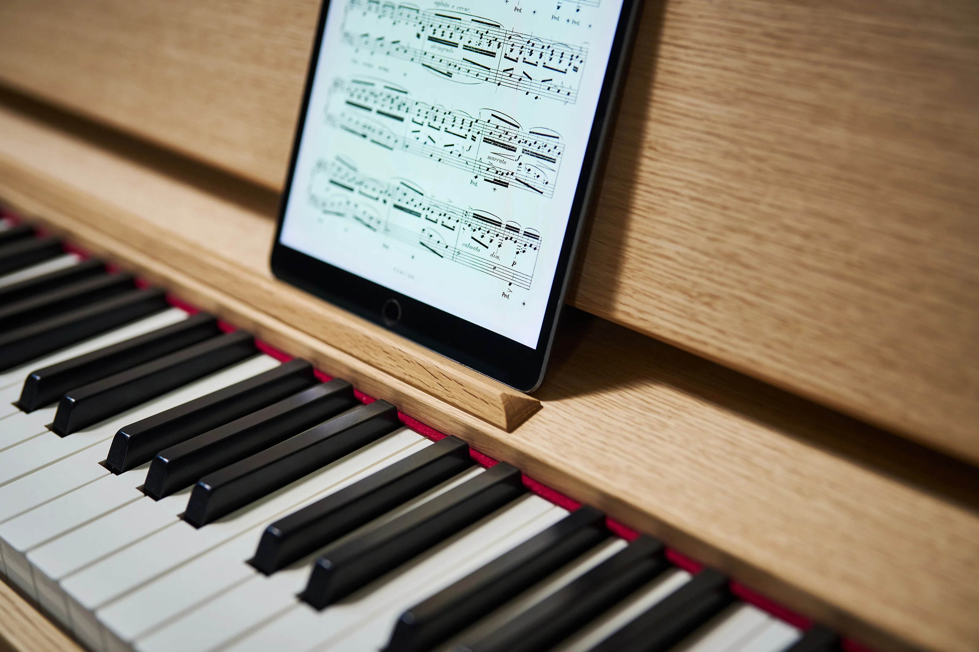 Roland KF-20-KO Karimoku Artisan Digital Piano, Solid Wood Cabinet (Pure Oak) - Image 6