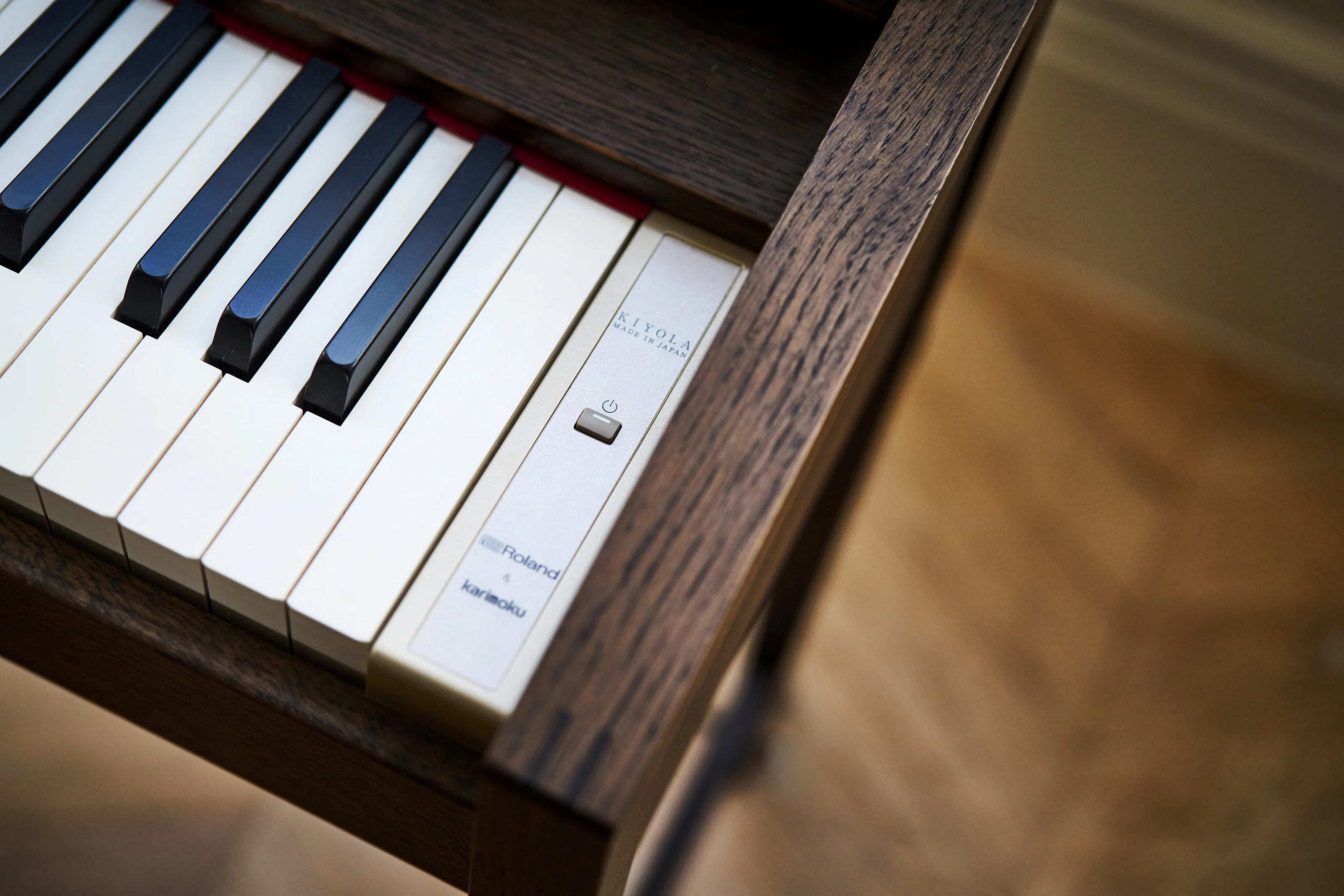 Roland KF-25-KSO Karimoku Artisan Digital Piano, Solid Wood Cabinet (Smoked Oak) - Image 7