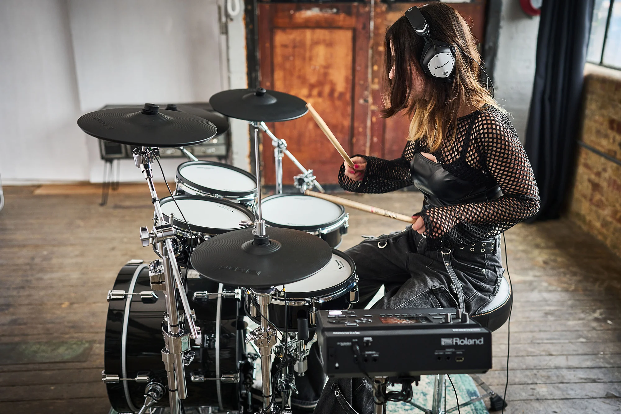 Roland VAD316 V-Drums Acoustic Design Digital Drum Kit with Hardware & Accessories - Image 7