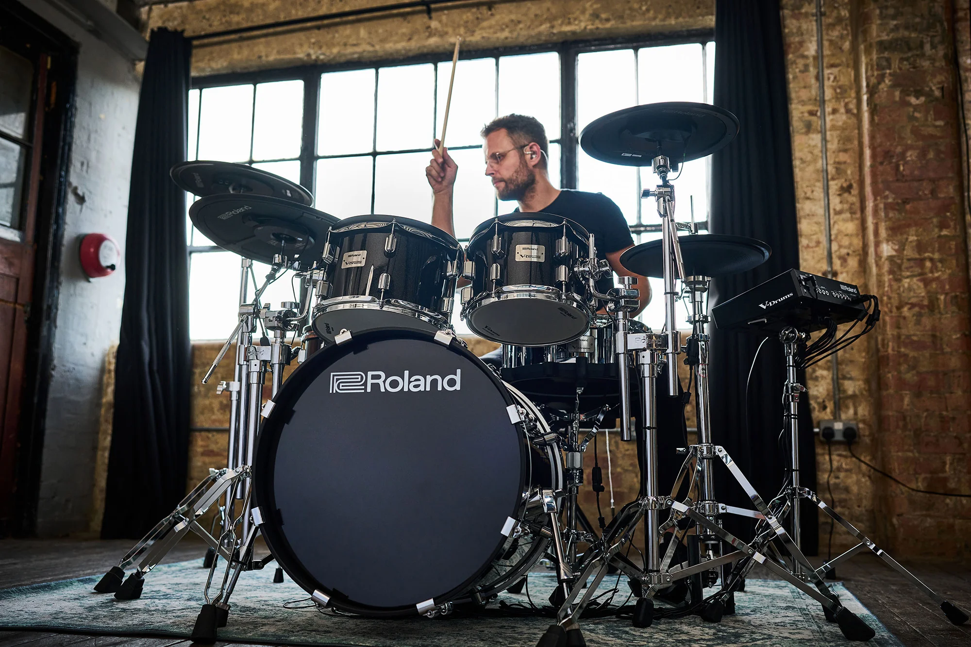 Roland VAD516 V-Drums Acoustic Design Digital Drum Kit with Hardware & Accessories - Image 12