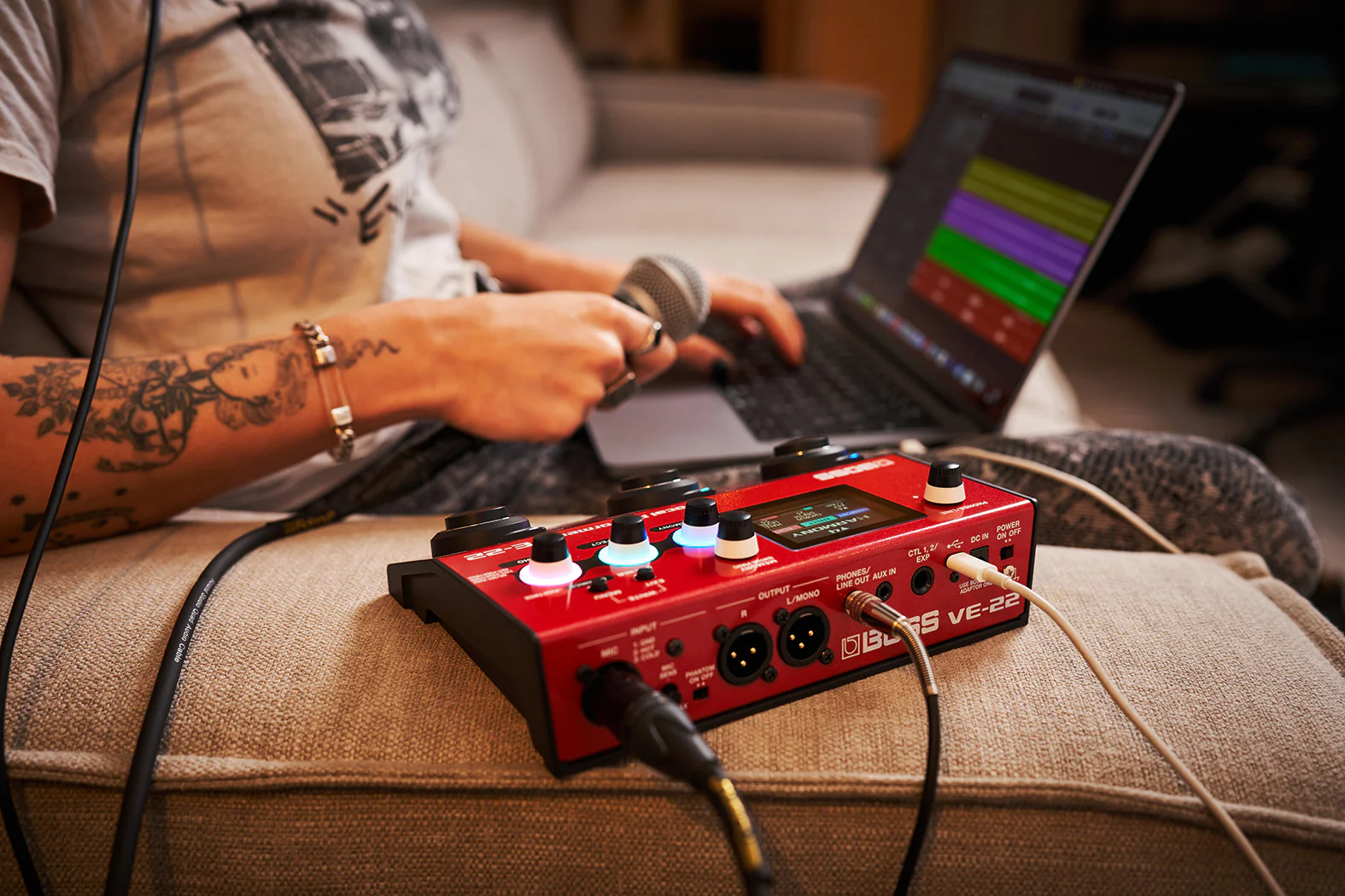 BOSS VE-22 Floor Based Vocal Effect Pedal - Image 9
