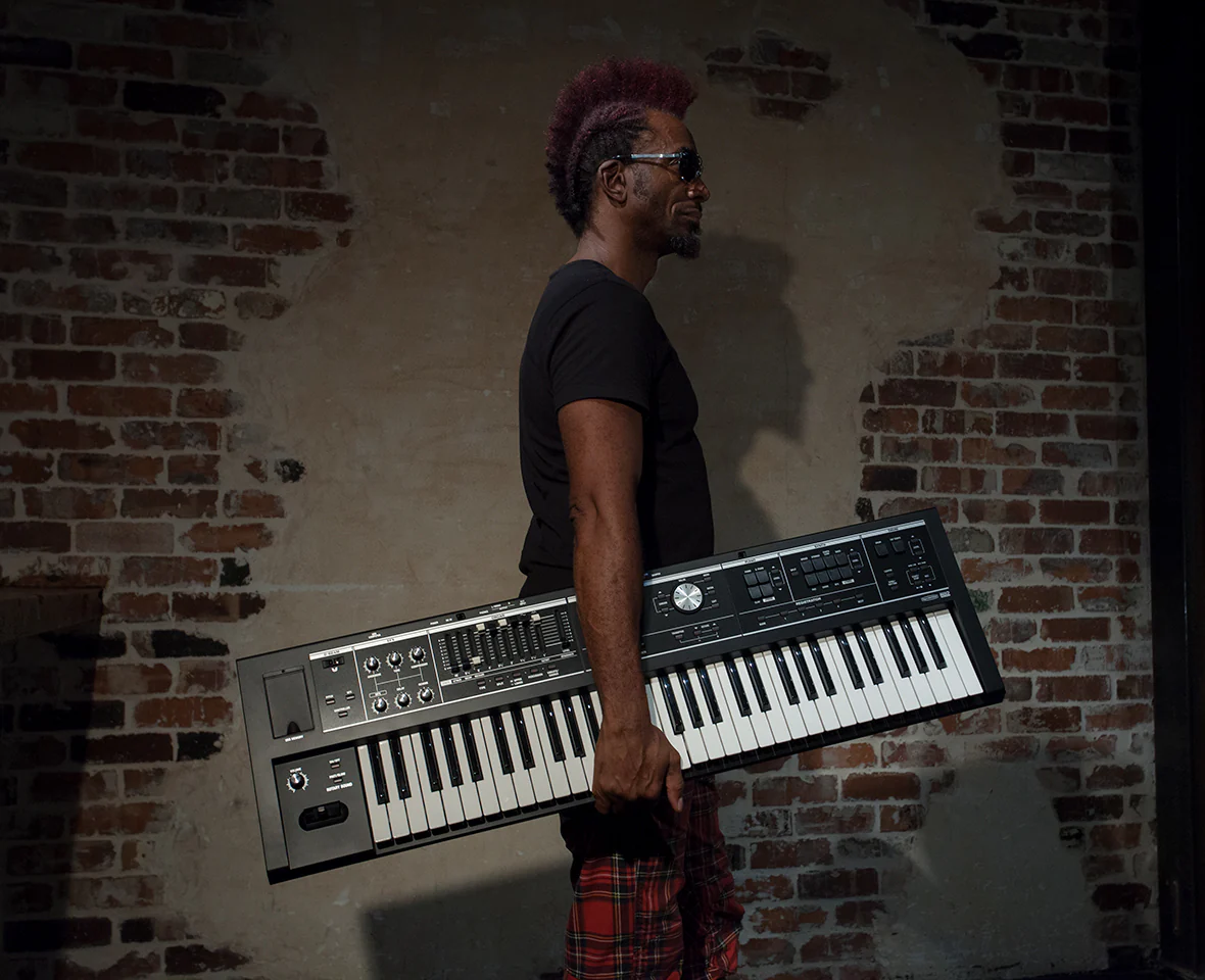 Roland VR-09-B Lightweight Performance Synthesizer (61-key) - Image 6